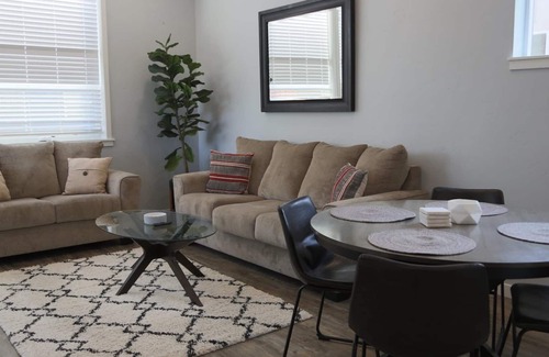 Boise Villa | 2 bedroom accommodation in Garden City