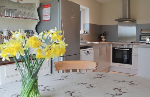 Caernarfon Cottage | 2 bedroom accommodation in Pontllyfni, near Caernarfon