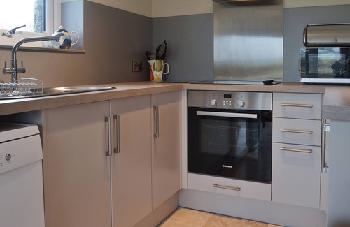 Caernarfon Cottage | 2 bedroom accommodation in Pontllyfni, near Caernarfon