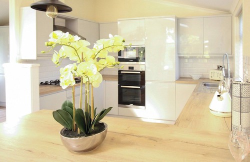 Congleton Cabin | 2 bedroom accommodation in Eaton, Congleton