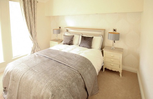 Congleton Cabin | 2 bedroom accommodation in Eaton, Congleton