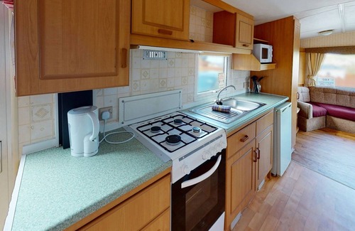 Llanllwchaiarn House | 2 bedroom accommodation in Cross Inn, Nr New Quay