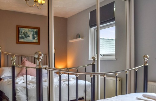 Newton Cottage | 2 bedroom accommodation in Porthcawl