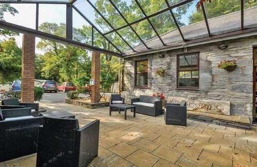 Bethesda Ski Chalet | 2 bedroom accommodation in Snowdonia