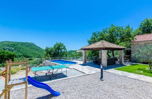 Mrcevo House | 2 bedroom accommodation in Mrcevo