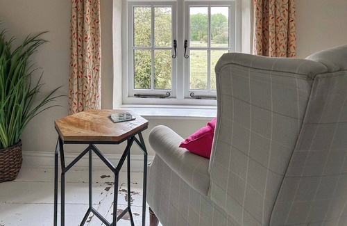 Helhoughton Cottage | 2 bedroom accommodation in Helhoughton, near Fakenham