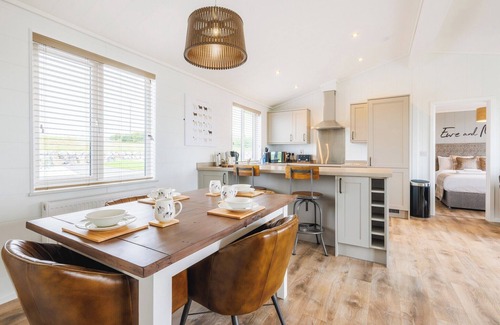 Kilgetty Ski Chalet | 2 bedroom accommodation in Kilgetty