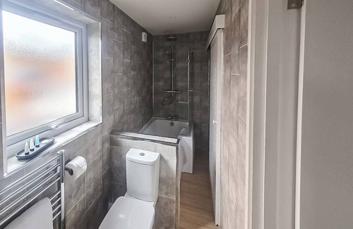 Tavernspite Cabin | 2 bedroom accommodation in Whitland