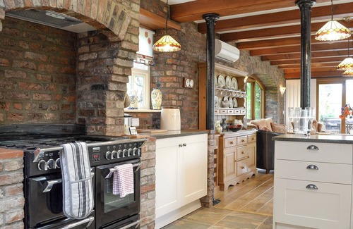 Winestead Cottage | 2 bedroom accommodation in Camerton, near Hull