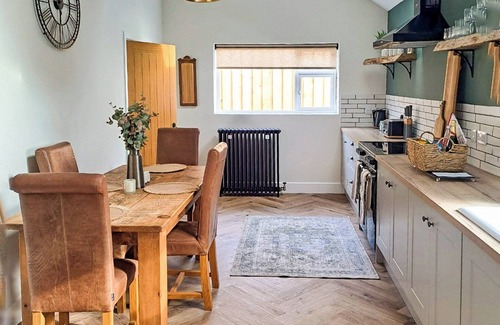 Frampton Cottage | 2 bedroom accommodation in Wyberton