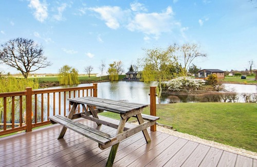Aubourn Ski Chalet | 2 bedroom accommodation in Swinethorpe, Nr Lincoln