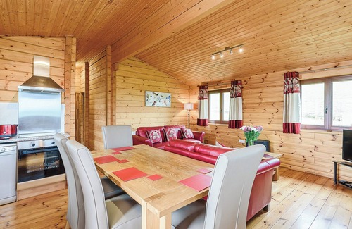 Caersws Ski Chalet | 2 bedroom accommodation in Llandinam, Powys
