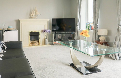 Chatham Cottage | 2 bedroom accommodation in Chatham, near Maidstone