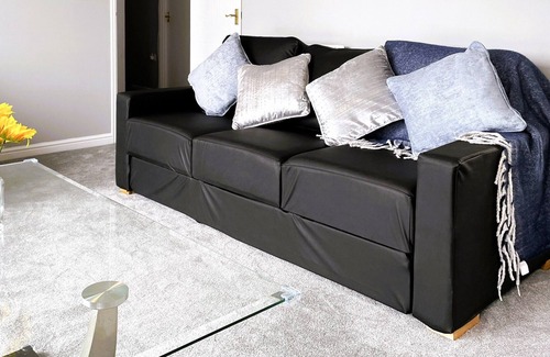Chatham Cottage | 2 bedroom accommodation in Chatham, near Maidstone