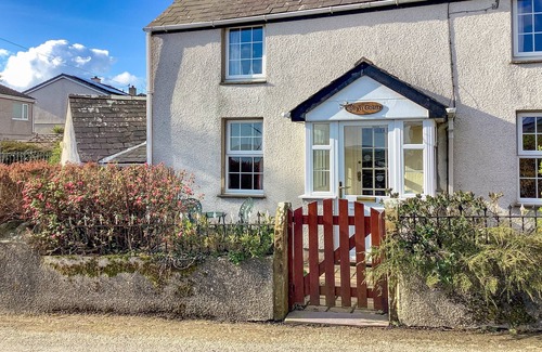 Llanfaethlu Cottage | 2 bedroom accommodation in Llanfaethlu, near Church Bay