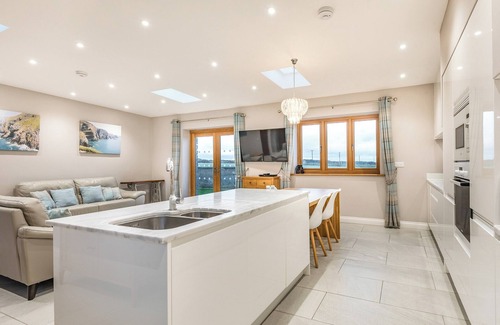 Holyhead Cottage | 2 bedroom accommodation in Penrhos Feilw, near Trearddur Bay