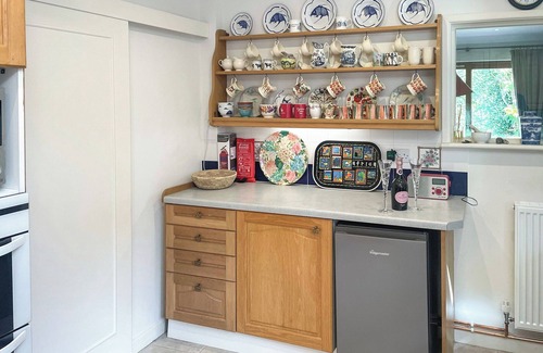 Bere Regis Cottage | 2 bedroom accommodation in Shitterton, near Bere Regis