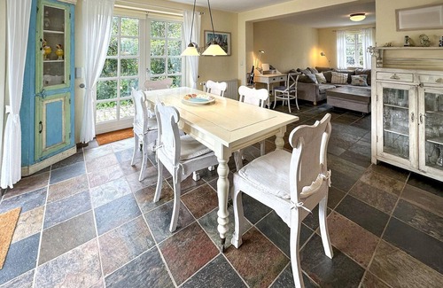 Warthe House | 2 bedroom accommodation in Warthe