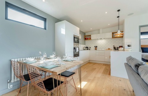 Lewes Ski Chalet | 2 bedroom accommodation in Lewes