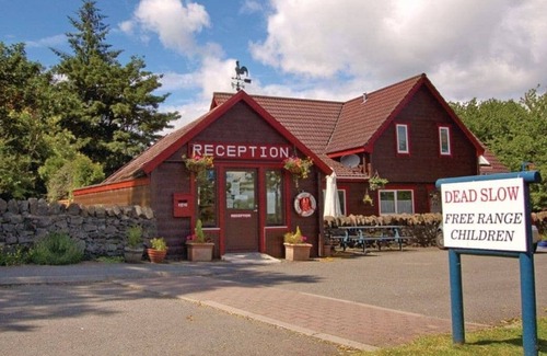 Bridge Of Earn Cabin | 2 bedroom accommodation in Bridge of Earn, Perth