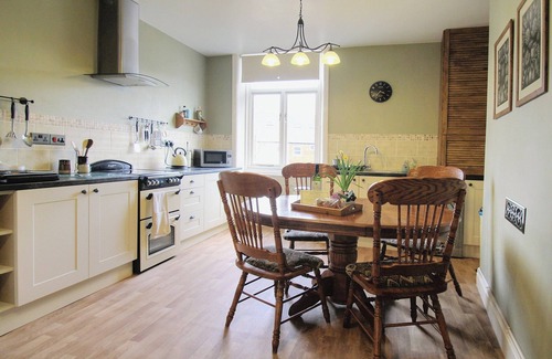 West Cliff Cottage | 2 bedroom accommodation in Whitby