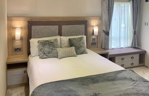 Tunstall Cabin | 2 bedroom accommodation in Tunstall, Nr Hull