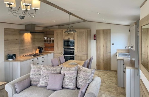 Tunstall Cabin | 2 bedroom accommodation in Tunstall, Nr Hull