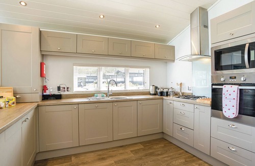Ryde Ski Chalet | 2 bedroom accommodation in Wootton, Nr Cowes