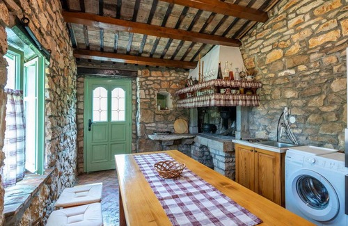 Zupanici House | 2 bedroom accommodation in Labin