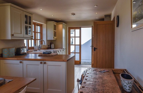 Par Cottage | 2 bedroom accommodation in Par, near Fowey