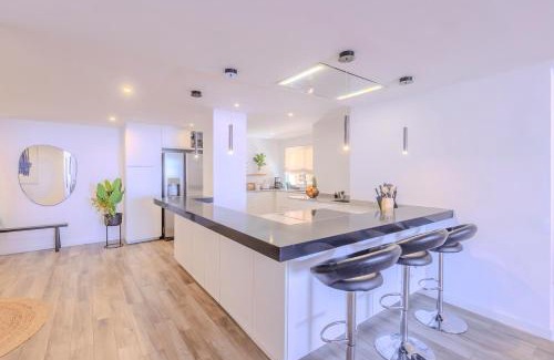 Nueva Andalucia Apartment | 2 Bedroom Amazing Views Golf and Pool
