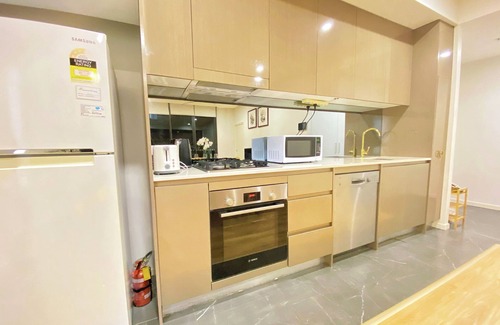 Sydney Olympic Park Apartment | 2 Bedroom Apartment close to Olympic Park. Enjoy Waterfront Living