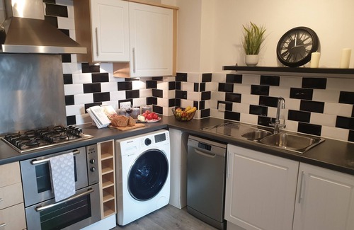 Peterborough Apartment | 2 bedroom apartment with a large balcony.