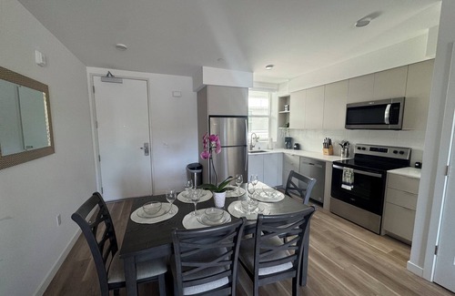 Sunset Park Apartment | 2-bedroom apartment in fabulous Santa Monica!
