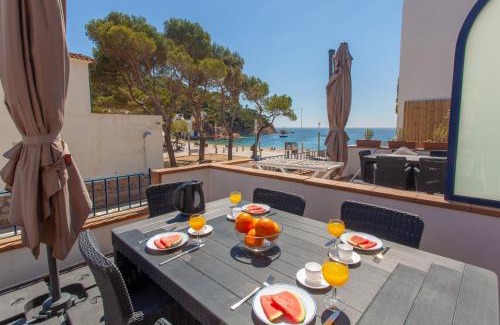 Tamariu Apartment | 2 Bedroom Apartment, 30m to the beach, Tamariu, Costa Brava