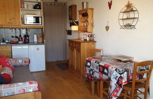 Huez Apartment | 2 bedroom apartment chalet atmosphere