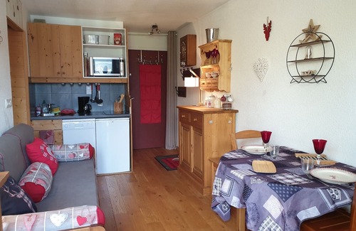 Huez Apartment | 2 bedroom apartment chalet atmosphere