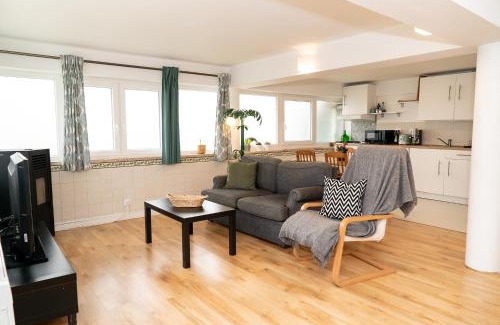 Parede Apartment | 2 Bedroom Apartment House - Sol do Murtal