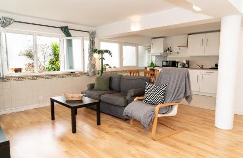 Parede Apartment | 2 Bedroom Apartment House - Sol do Murtal