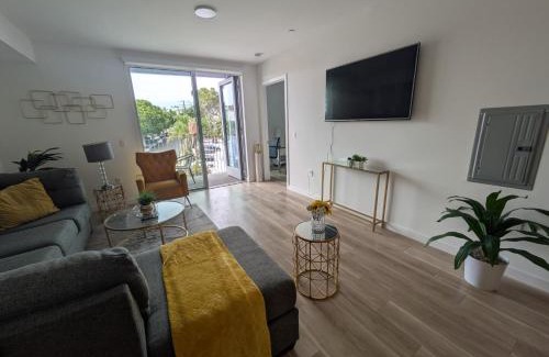 Sunset Park Apartment | 2 Bedroom Apartment in Santa Monica