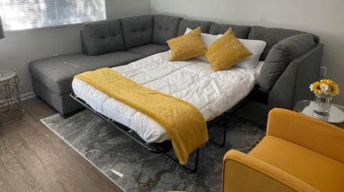 Sunset Park Apartment | 2 Bedroom Apartment in Santa Monica
