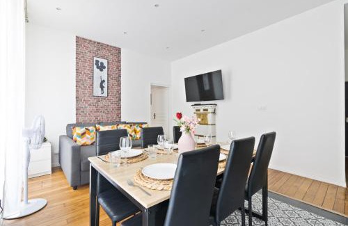 Marais Apartment | 2 Bedroom Apartment Île Saint-Louis With Free Netflix