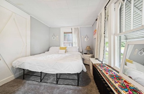 Akron House | 2 bedroom Apartment in Akron's North Hill Neighborhood