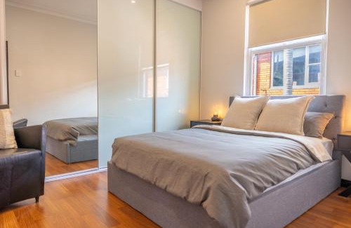 Ashfield Apartment | 2 bedroom Apartment in Ashfield, 200m to train station,Free Parking