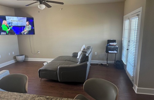 Denton Apartment | 2-bedroom apartment in cool Denton with fitness room, WiFi, AC
