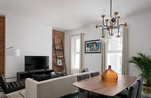 International District Apartment | 2 bedroom apartment in Old Montreal-Penny Lane