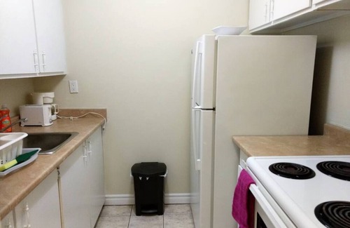 Grange Park Apartment | 2 bedroom apartment in downtown Toronto with CN Tower view!