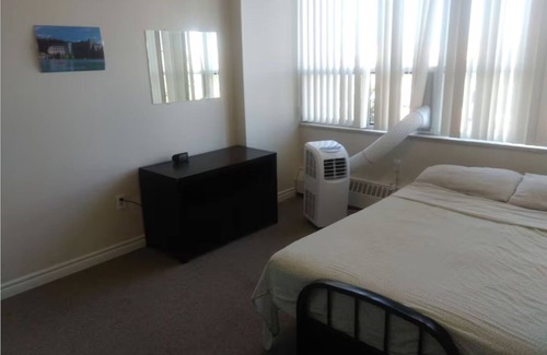 Grange Park Apartment | 2 bedroom apartment in downtown Toronto with CN Tower view!