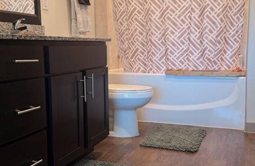 Central Southwest Apartment | 2-bedroom apartment in the heart of Houston A retreat of peace and bliss