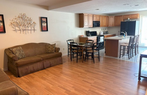 Lorain Apartment | 2-bedroom apartment in wonderful Lorain with AC